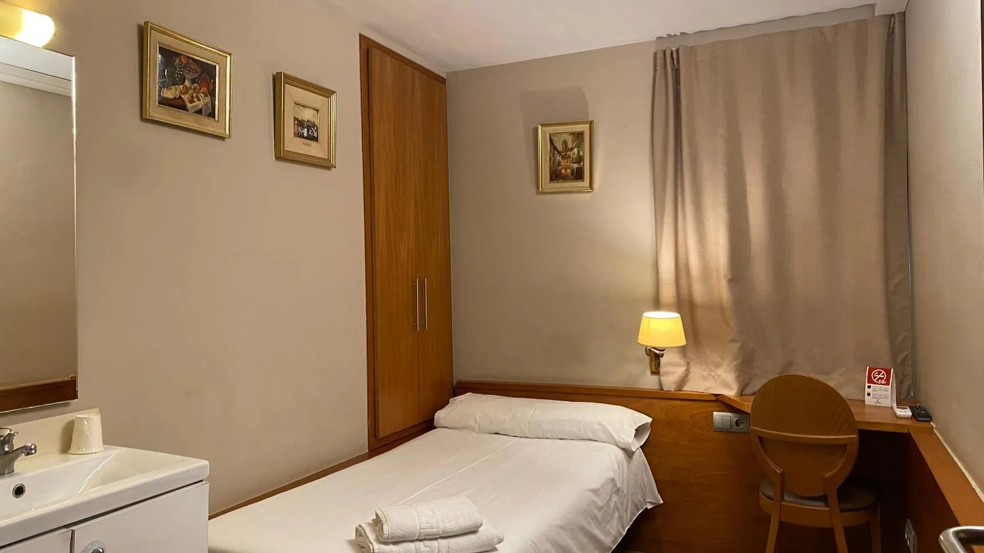 Penzion Hostal Galicia Cardedeu Španělsko
